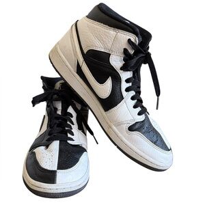 Nike Air Jordan 1 Mid SE Split Homage White Black Women's Size 11.   DR0501-101